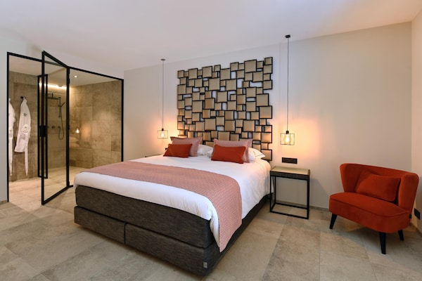 Foto van Villa met zwembad en suites voor 12 gasten - Vakantiehuis in Durby - BedRoom