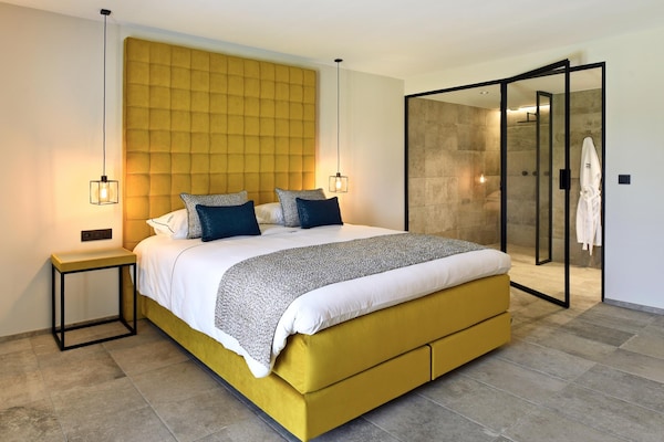 Foto van Villa met zwembad en suites voor 12 gasten - Vakantiehuis in Durby - BedRoom