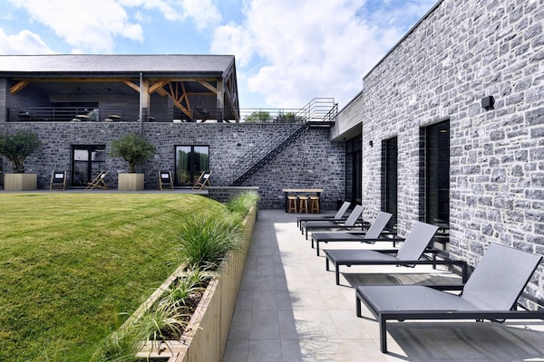 Foto van Villa met zwembad en suites voor 12 gasten - Vakantiehuis in Durby - TerraceBalcony
