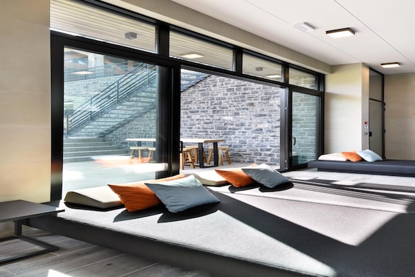 Foto van Villa met zwembad en suites voor 12 gasten - Vakantiehuis in Durby - TerraceBalcony