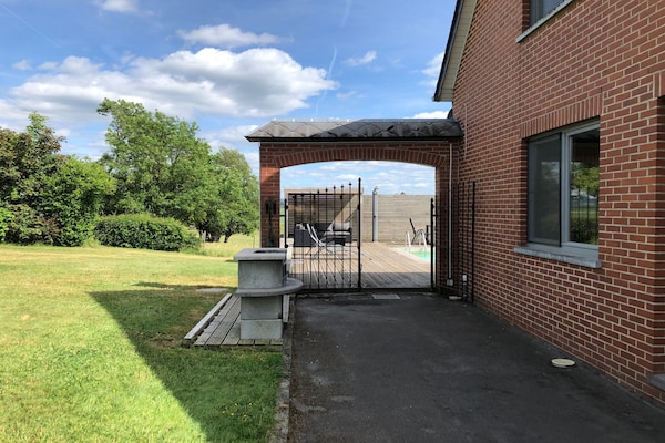 Foto van Moderne gîte in Durbuy met zwembad - Vakantiehuis in Durbuy - ExteriorSummer