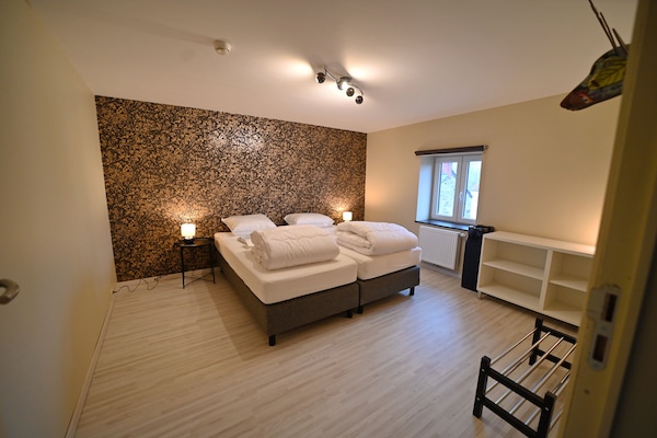 Foto van Dorpshuis in Ambly met buitenzwembad - Vakantiehuis in Nassogne, Ambly - BedRoom