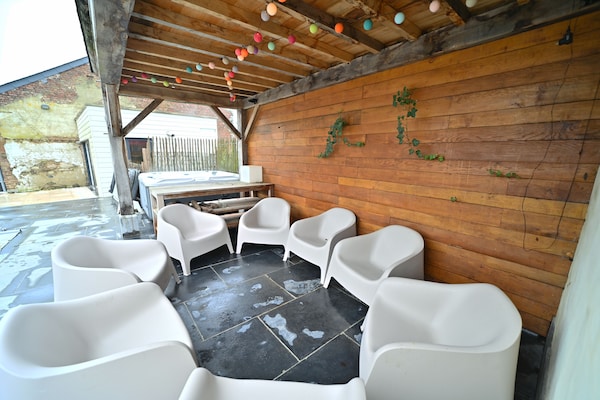 Foto van Dorpshuis in Ambly met buitenzwembad - Vakantiehuis in Nassogne, Ambly - TerraceBalcony