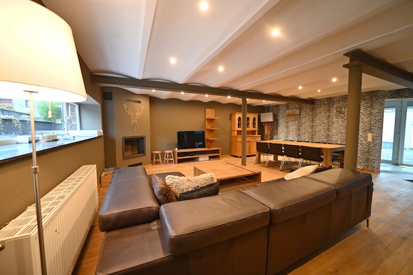 Foto van Dorpshuis in Ambly met buitenzwembad - Vakantiehuis in Nassogne, Ambly - LivingRoom