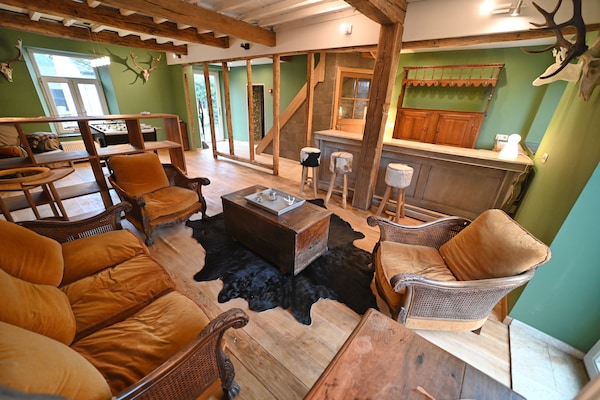Foto van Dorpshuis in Ambly met buitenzwembad - Vakantiehuis in Nassogne, Ambly - RecreationRoom