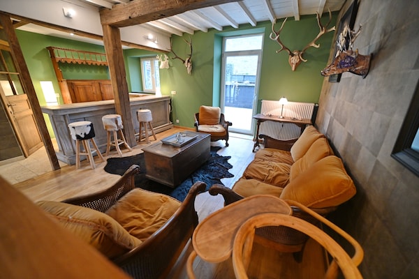 Foto van Dorpshuis in Ambly met buitenzwembad - Vakantiehuis in Nassogne, Ambly - RecreationRoom