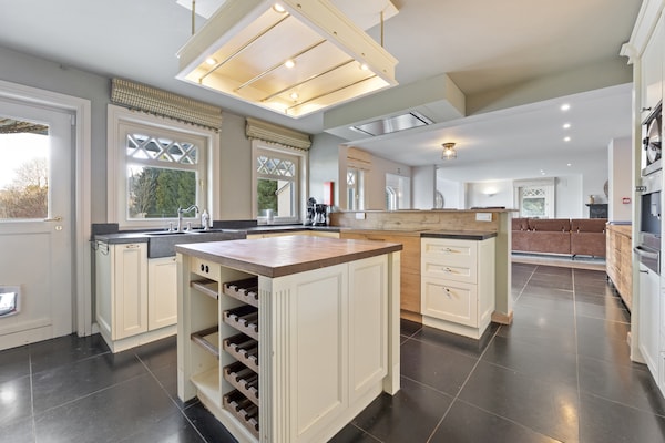 Foto van Luxe Landhuis met Zwembad Ardennen - Vakantiehuis in Manhay - Kitchen