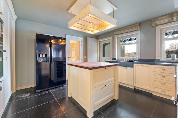 Foto van Luxe Landhuis met Zwembad Ardennen - Vakantiehuis in Manhay - Kitchen