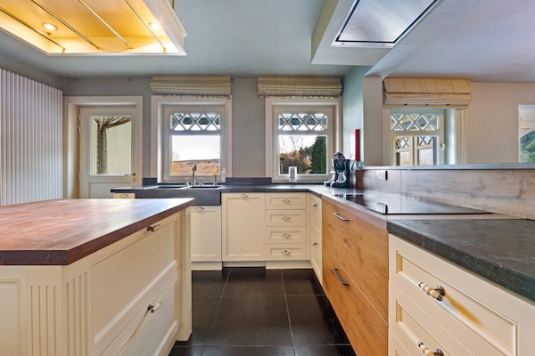 Foto van Luxe Landhuis met Zwembad Ardennen - Vakantiehuis in Manhay - Kitchen