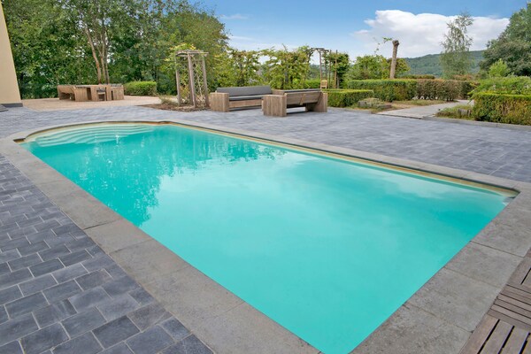 Foto van Luxe Landhuis met Zwembad Ardennen - Vakantiehuis in Manhay - PoolOfHouse