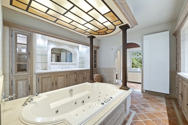 Foto van Luxe Landhuis met Zwembad Ardennen - Vakantiehuis in Manhay - BathRoom