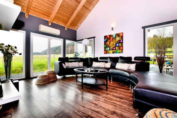 Foto van Villa met verwarmd buitenzwembad en sauna - Vakantiehuis in Manhay (lamormenil) - LivingRoom