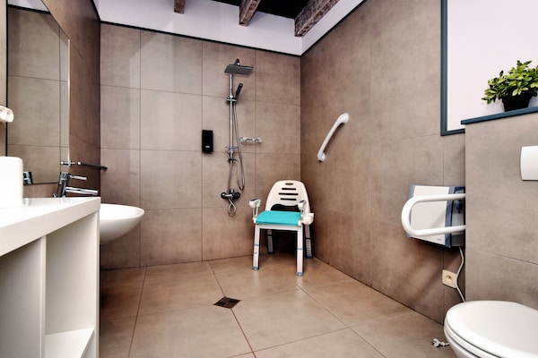 Foto van Prachtige villa met verwarmd buitenzwembad - Vakantiehuis in Manhay (lamormenil) - BathRoom