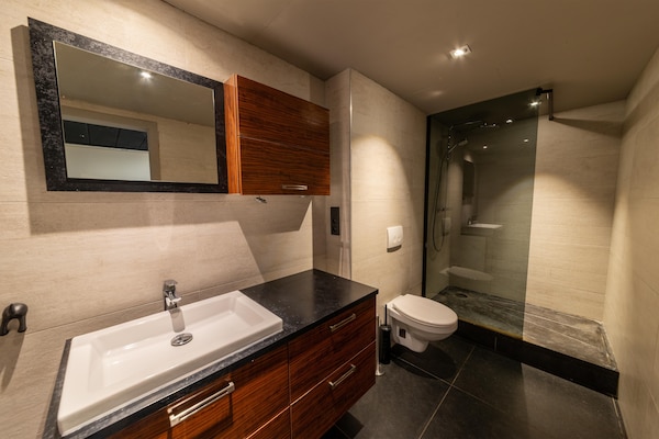 Foto van Luxe villa met zwembad - Vakantiehuis in La-Roche en Ardenne - BathRoom