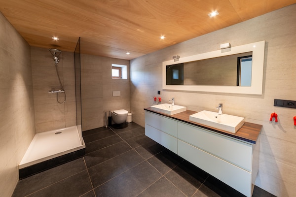 Foto van Luxe villa met zwembad - Vakantiehuis in La-Roche en Ardenne - BathRoom