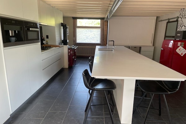 Foto van Vakantiehuis met zwembad en grote tuin - Vakantiehuis in Sint-Denijs - Kitchen