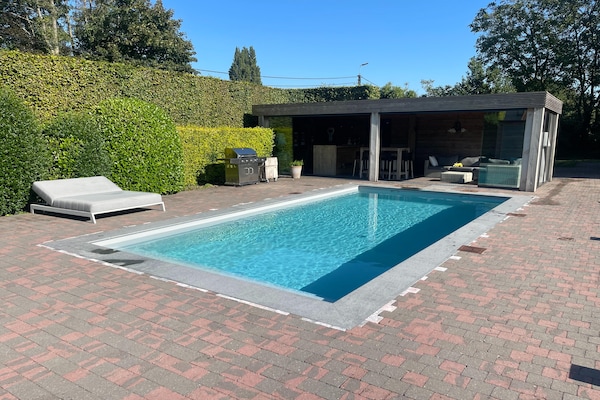 Foto van Vakantiehuis met zwembad en grote tuin - Vakantiehuis in Sint-Denijs - PoolOfHouse