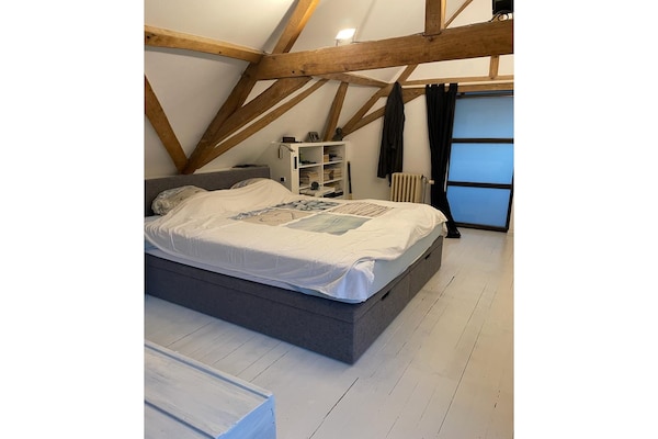 Foto van Vakantiehuis met zwembad en grote tuin - Vakantiehuis in Sint-Denijs - BedRoom