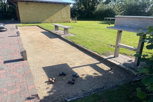 Foto van Vakantiehuis met zwembad en grote tuin - Vakantiehuis in Sint-Denijs - GardenSummer