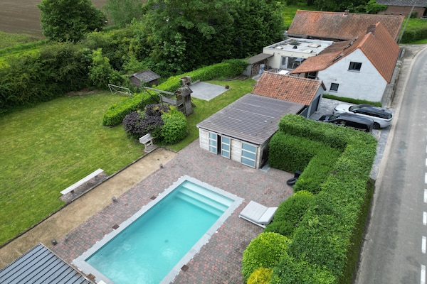 Foto van Vakantiehuis met zwembad en grote tuin - Vakantiehuis in Sint-Denijs - ViewSummer