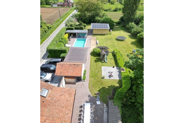 Foto van Vakantiehuis met zwembad en grote tuin - Vakantiehuis in Sint-Denijs - AreaSummer5KM