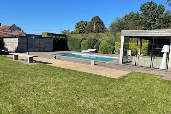 Foto van Vakantiehuis met zwembad en grote tuin - Vakantiehuis in Sint-Denijs - PoolOfHouse