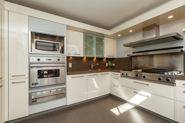 Foto van Villaverblijf met zwembad en sauna - Vakantiehuis in Koksijde - Kitchen