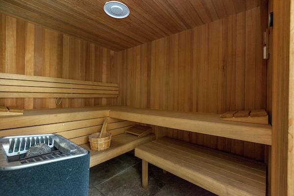 Foto van Villaverblijf met zwembad en sauna - Vakantiehuis in Koksijde - Wellness