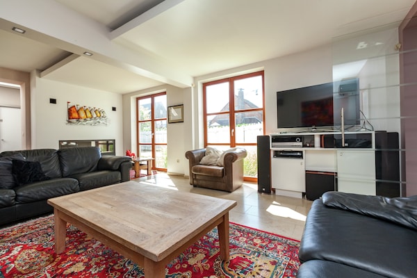 Foto van Villaverblijf met zwembad en sauna - Vakantiehuis in Koksijde - LivingRoom