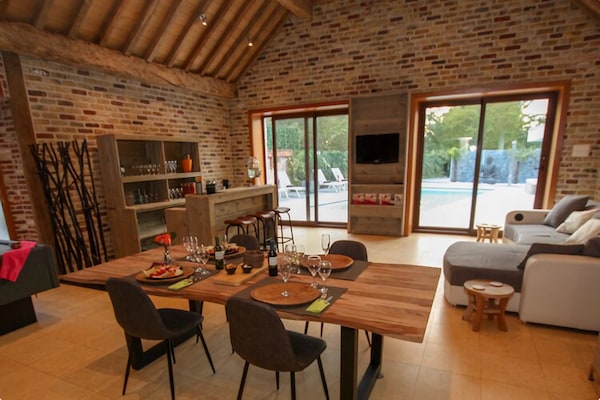 Foto van Villa met zwembad te Erembodegem - Vakantiehuis in Erembodegem - LivingRoom