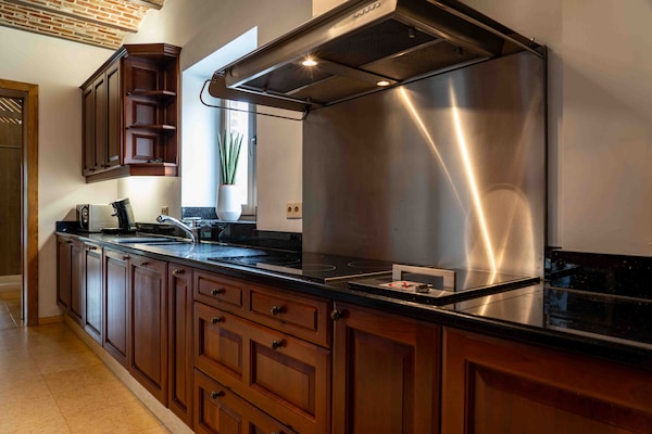 Foto van Villa met zwembad te Erembodegem - Vakantiehuis in Erembodegem - Kitchen