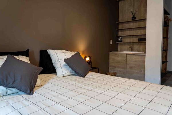 Foto van Villa met zwembad te Erembodegem - Vakantiehuis in Erembodegem - BedRoom