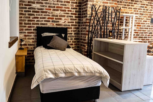 Foto van Villa met zwembad te Erembodegem - Vakantiehuis in Erembodegem - BedRoom