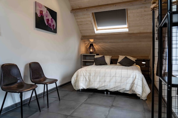 Foto van Villa met zwembad te Erembodegem - Vakantiehuis in Erembodegem - BedRoom