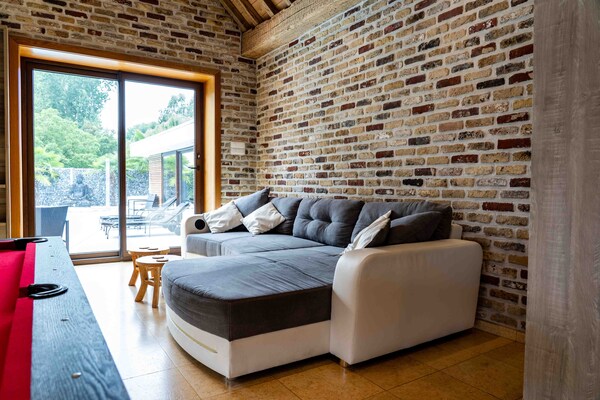 Foto van Villa met zwembad te Erembodegem - Vakantiehuis in Erembodegem - Untagged