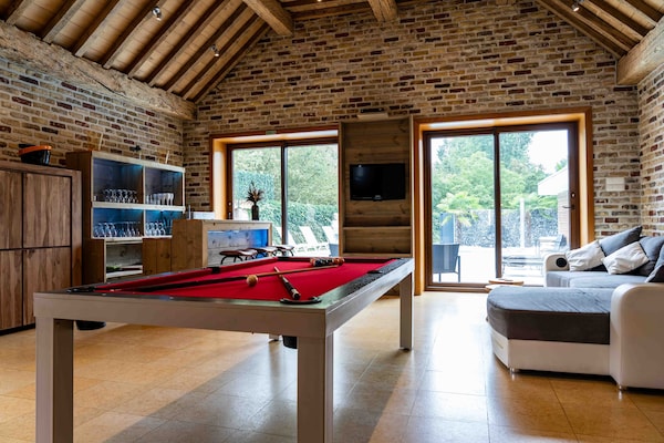 Foto van Villa met zwembad te Erembodegem - Vakantiehuis in Erembodegem - Untagged