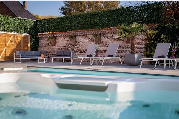 Foto van Villa met zwembad te Erembodegem - Vakantiehuis in Erembodegem - PoolOfHouse