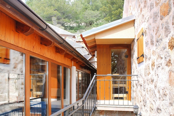 Foto van Villa in Starigrad bij Nationaal Park Paklenica - Vakantiehuis in Starigrad Paklenica - ExteriorSummer