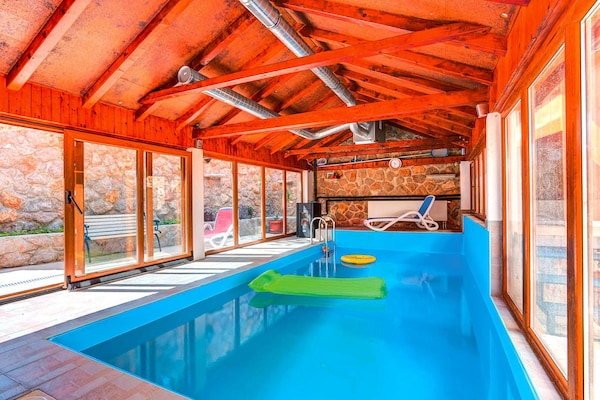 Foto van Villa in Starigrad bij Nationaal Park Paklenica - Vakantiehuis in Starigrad Paklenica - PoolOfHouse