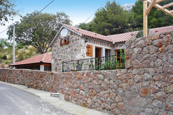 Foto van Villa in Starigrad bij Nationaal Park Paklenica - Vakantiehuis in Starigrad Paklenica - ExteriorSummer