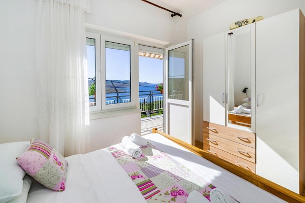 Foto van Vakantiehuis in Rovanjska met Zeezicht - Vakantiehuis in Jasenice - BedRoom