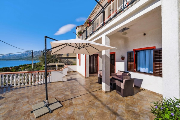 Foto van Vakantiehuis in Rovanjska met Zeezicht - Vakantiehuis in Jasenice - ExteriorSummer