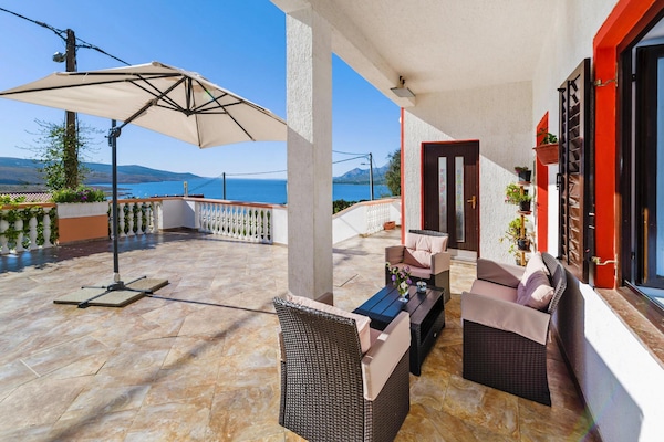 Foto van Vakantiehuis in Rovanjska met Zeezicht - Vakantiehuis in Jasenice - terrace