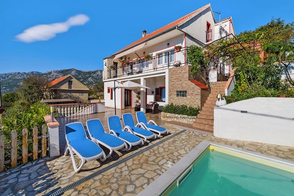 Foto van Vakantiehuis in Rovanjska met Zeezicht - Vakantiehuis in Jasenice - PoolOfHouse