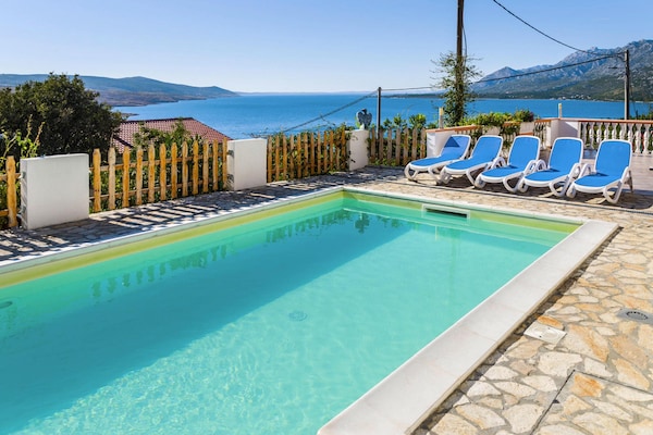 Foto van Vakantiehuis in Rovanjska met Zeezicht - Vakantiehuis in Jasenice - PoolOfHouse