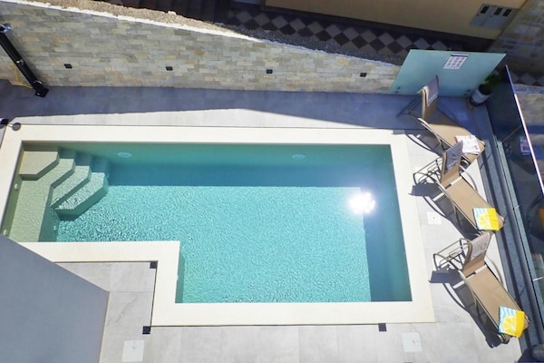 Foto van Vakantiehuis Maslenica met Privézwembad - Vakantiehuis in Maslenica - PoolOfHouse