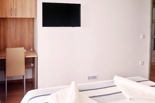 Foto van Vakantiehuis Maslenica met Privézwembad - Vakantiehuis in Maslenica - BedRoom
