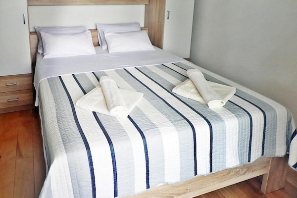 Foto van Vakantiehuis Maslenica met Privézwembad - Vakantiehuis in Maslenica - BedRoom