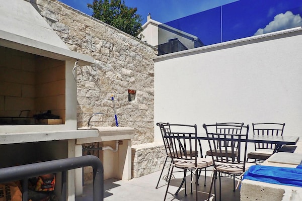 Foto van Vakantiehuis Maslenica met Privézwembad - Vakantiehuis in Maslenica - Facilities