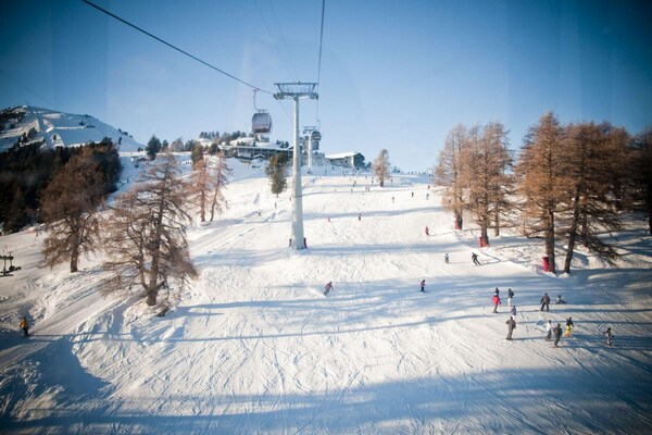 Foto van Authentiek appartement met uitzicht op de bergen - Vakantiehuis in Veysonnaz - BedRoom